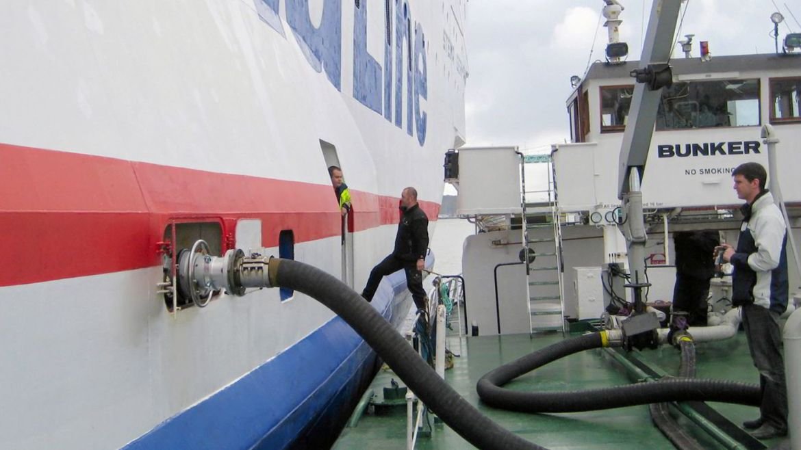 Marine fuel oil application — ships and bunkering